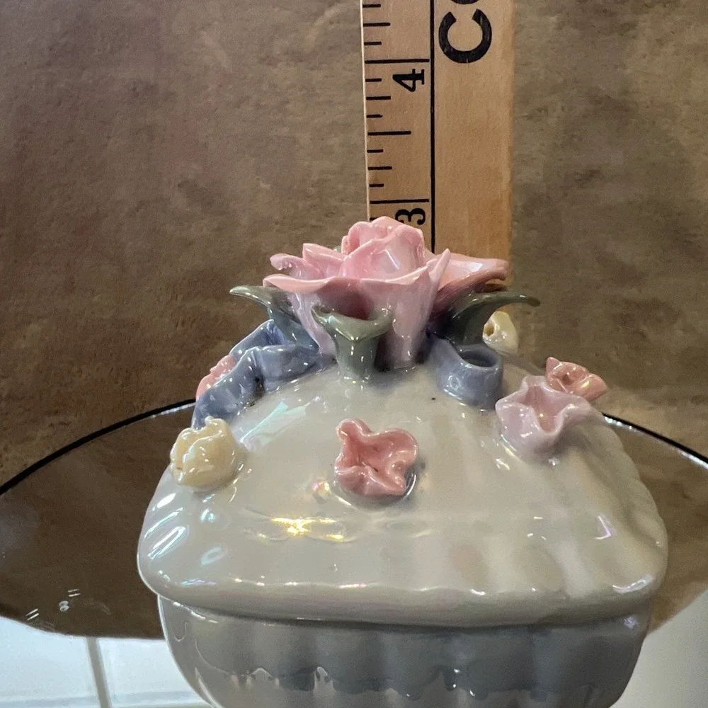 Vintage Lusterware Pink‎ White 3D Roses Trinket Vanity Box 2.5